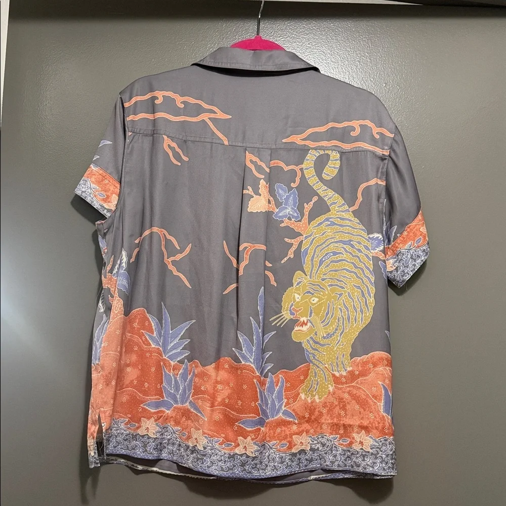 Urban Outfitters BDG Asher Satin Printed Souvenir Short Sleeve Button-Down Shirt - Picture 5 of 8